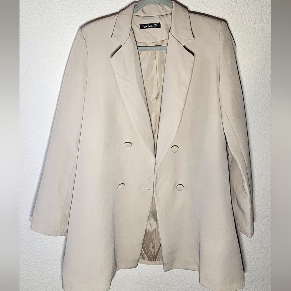 Boohoo Women's Jacket sz 10 Cream Double Button Overcoat with Belt Loops